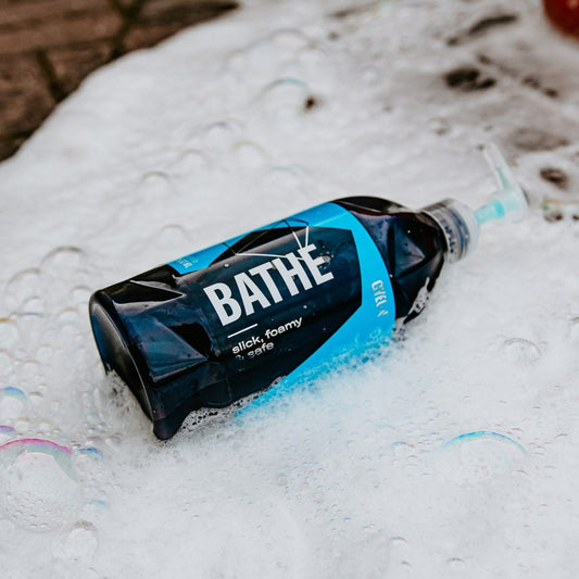 Gyeon Q²M Bathe | Champú para coches pH neutro