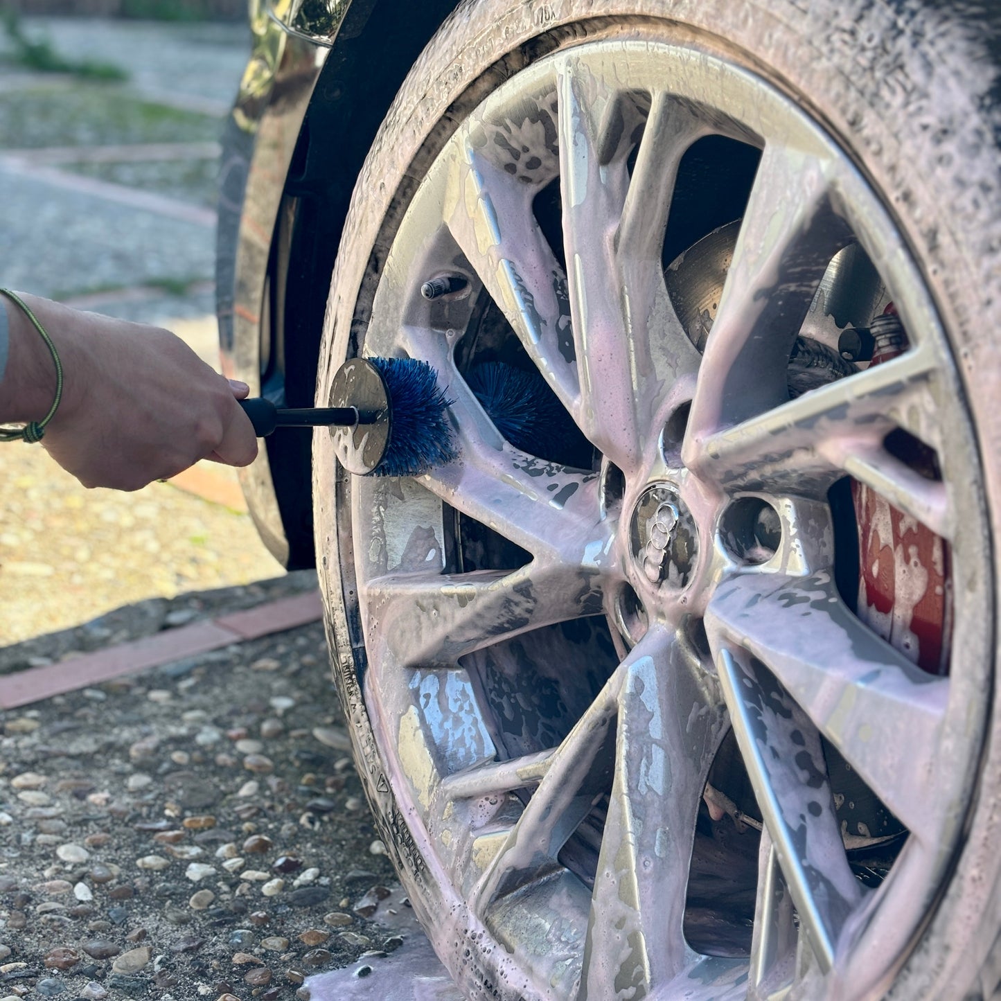 Cepillo para Llantas Flexible Pequeño - Tienda Detailing