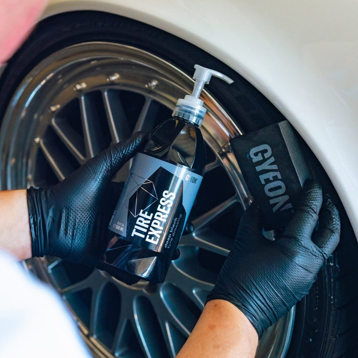 Gyeon Q² Tire Express | Acondicionador de neumáticos