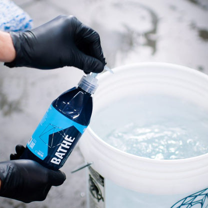 Gyeon Q²M Bathe | Champú para coches pH neutro