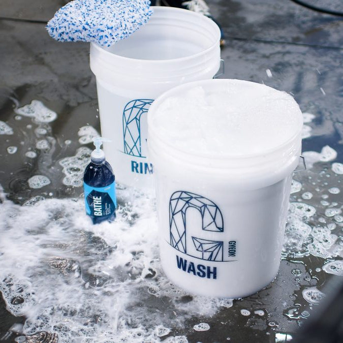 Gyeon Q²M Bathe | Champú para coches pH neutro